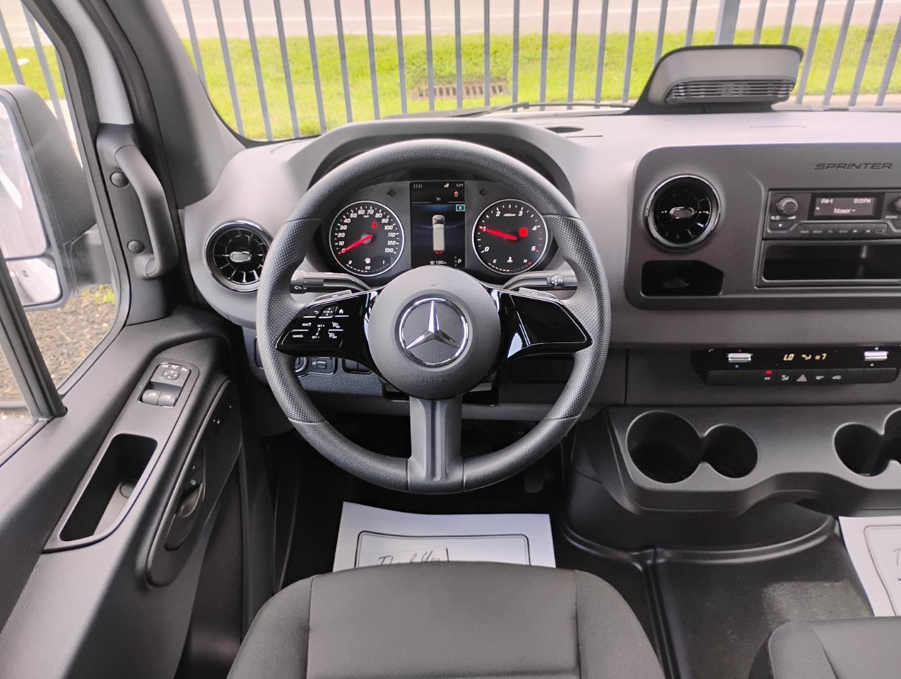 Used 2025 Mercedes-Benz Sprinter 2500 image 41
