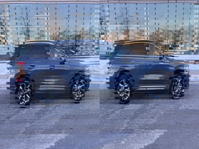 Used 2022 Lincoln Corsair AWD w/ Premium Package image 9