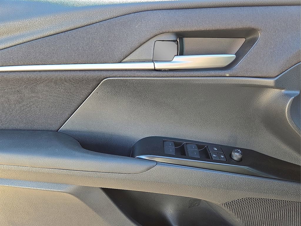 Used 2025 Toyota Camry LE image 22