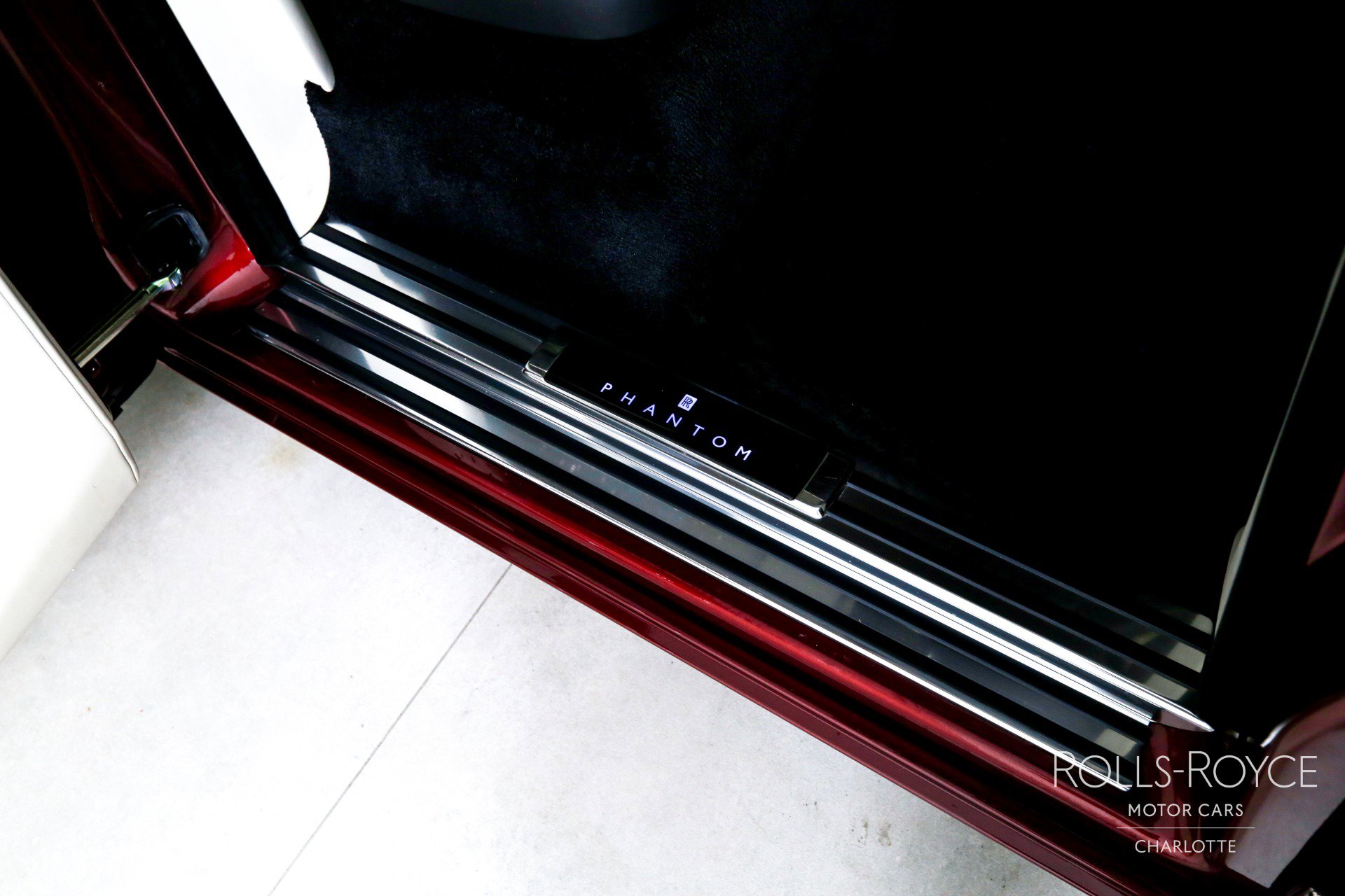 Used 2019 Rolls-Royce Phantom Sedan image 33