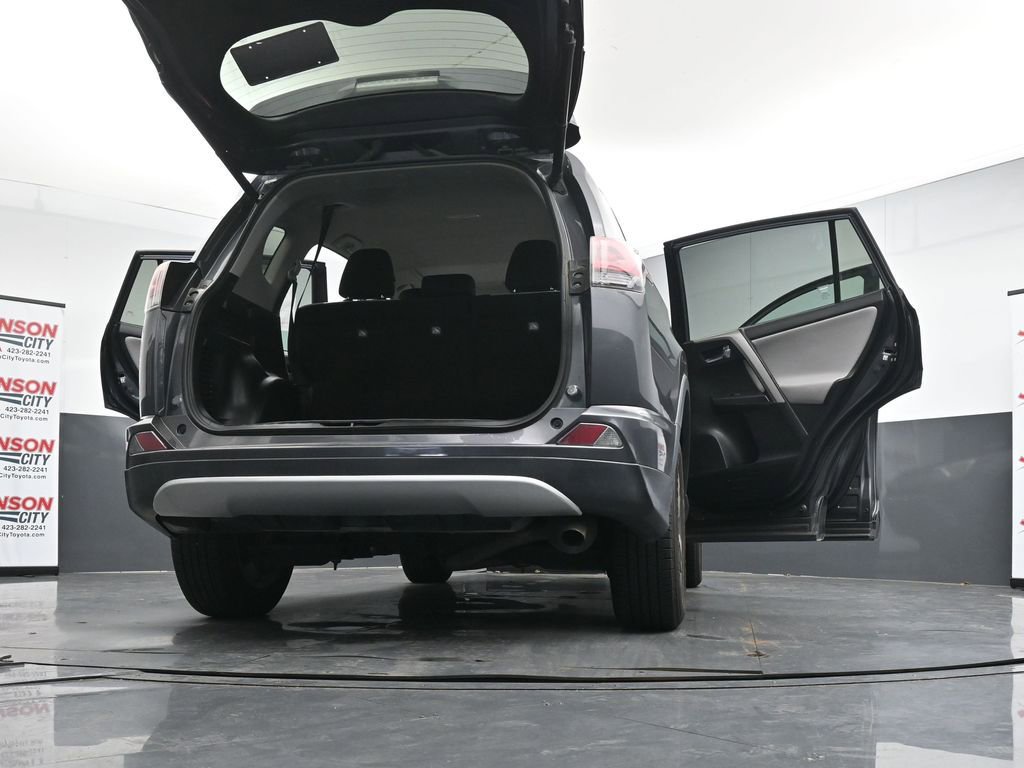Used 2017 Toyota RAV4 XLE AWD/4WD image 29
