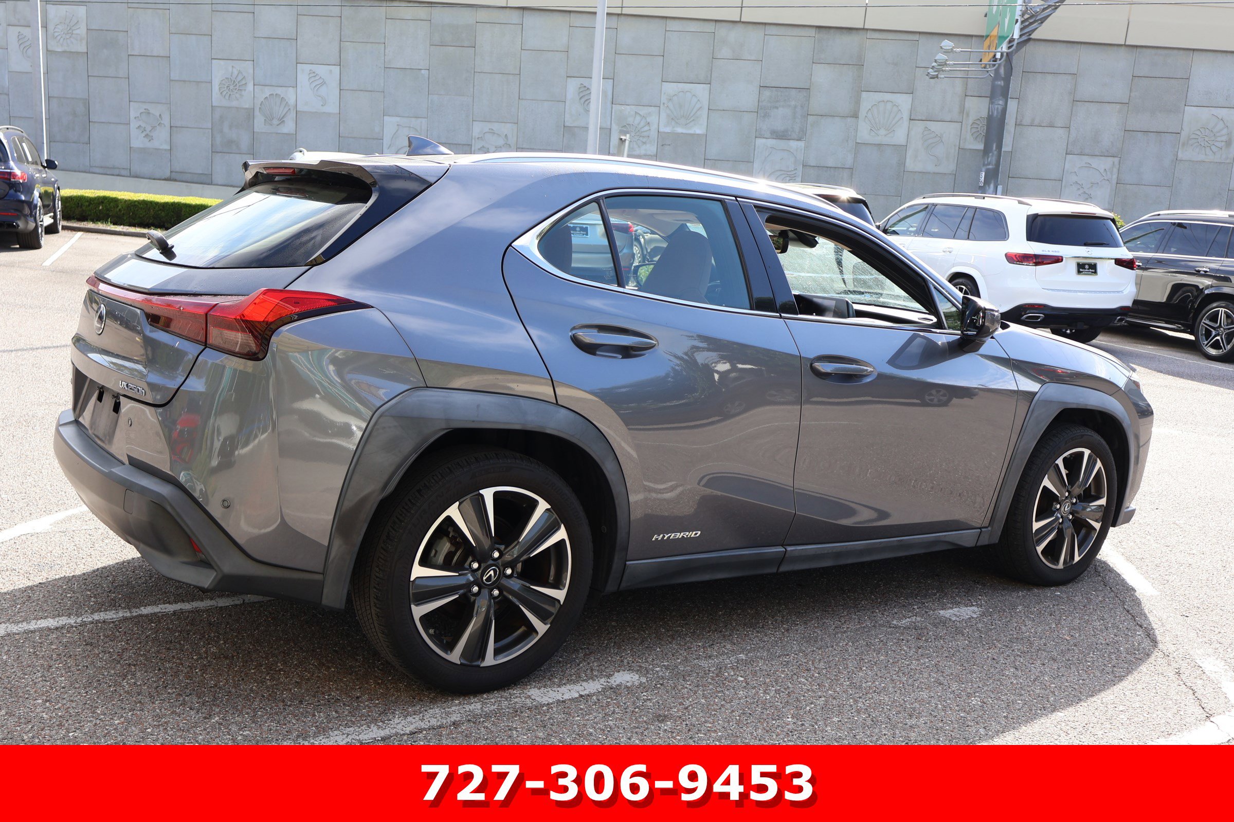 Used 2019 Lexus UX 250h w/ Premium Package image 10
