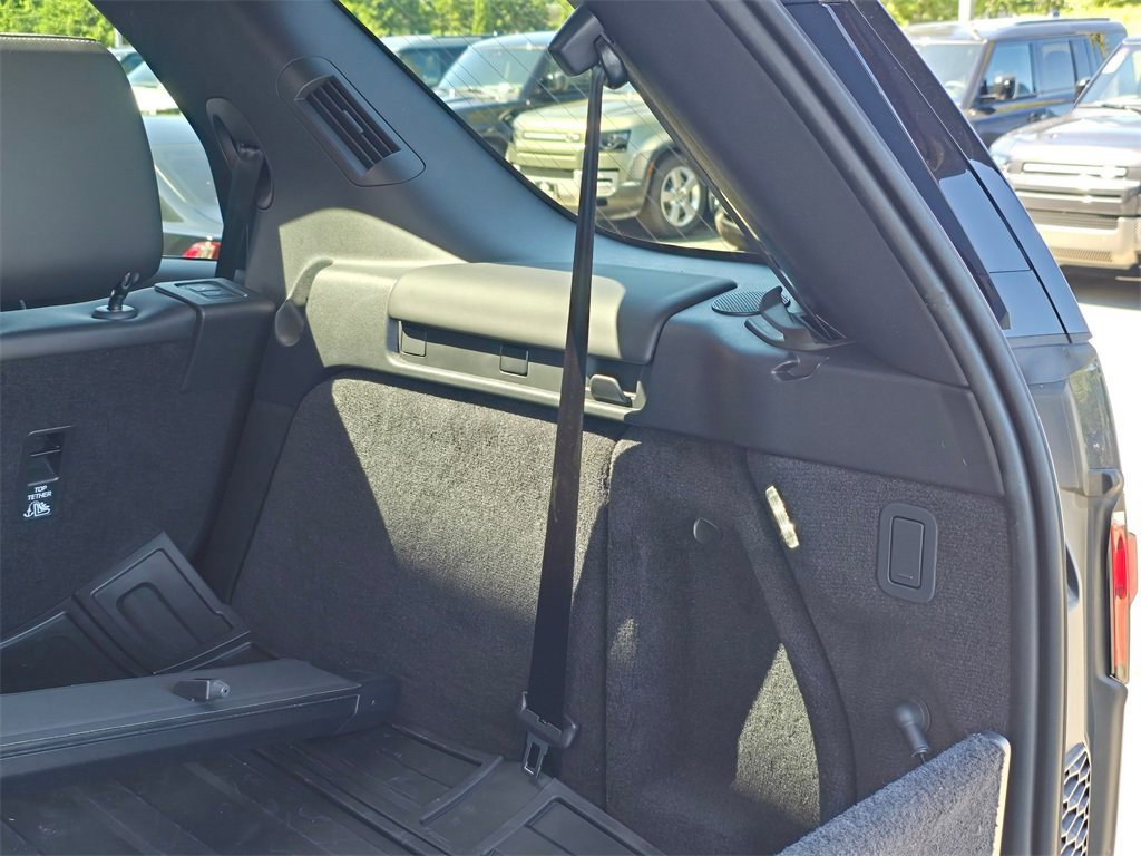 New 2025 Land Rover Discovery S image 31