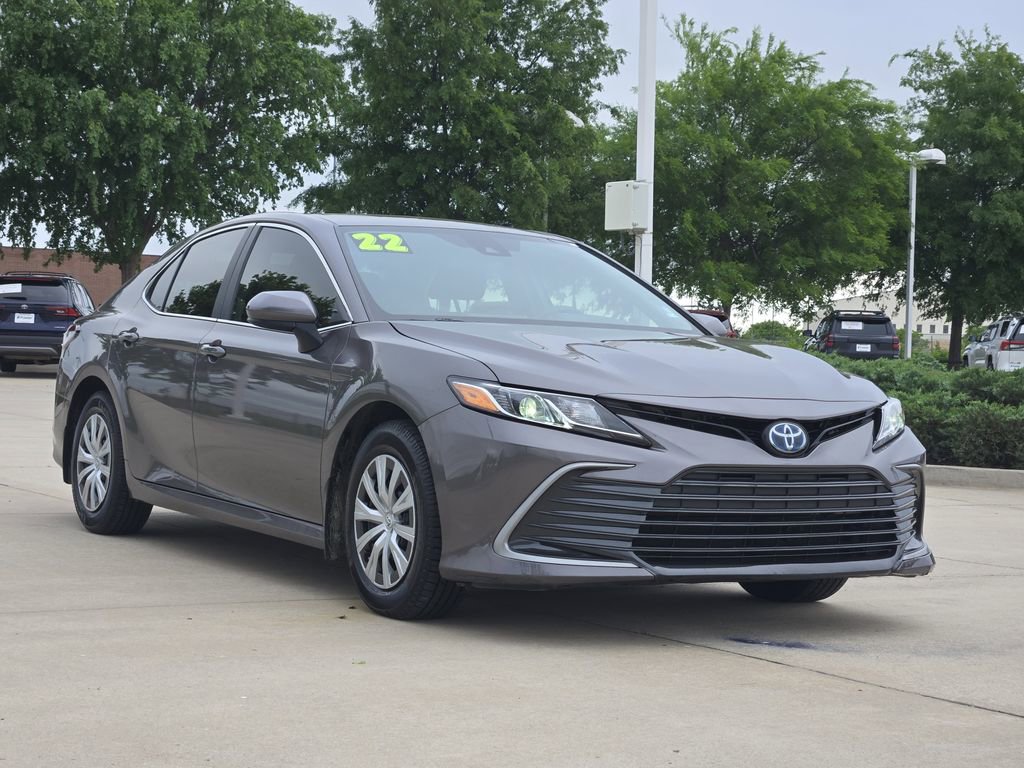 Used 2022 Toyota Camry LE FWD image 3