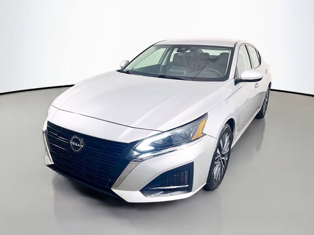 Used 2023 Nissan Altima 2.5 SV image 5