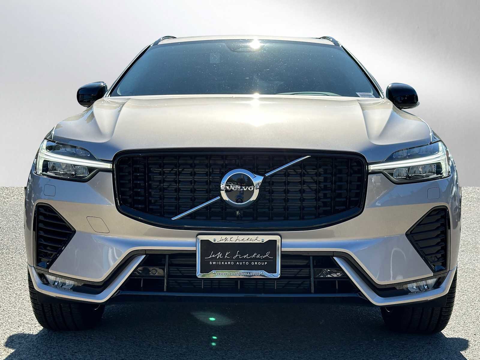 New 2025 Volvo XC60 B5 Ultra w/ Protection Package Premier image 2