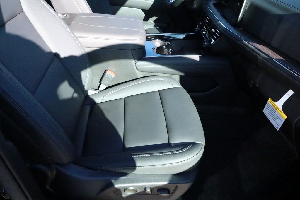 New 2026 Chevrolet Suburban Z71 w/ Comfort Package image 15