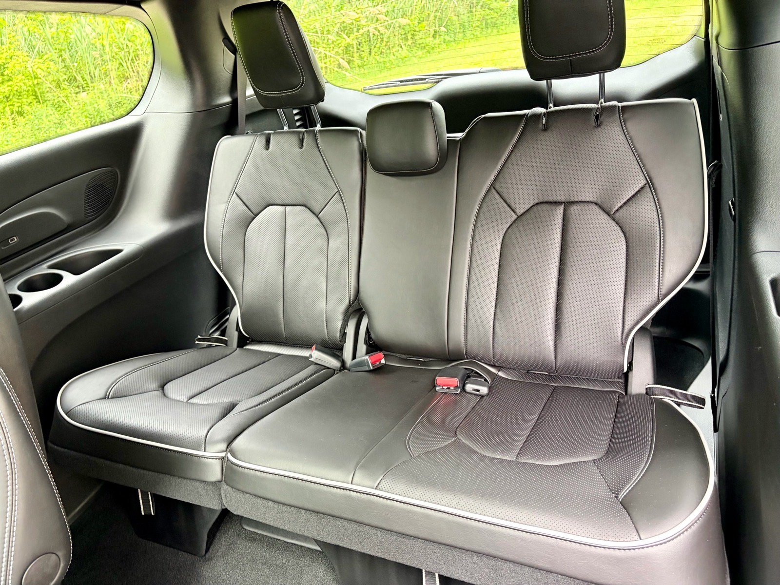 New 2027 Chrysler Pacifica Limited FWD image 17