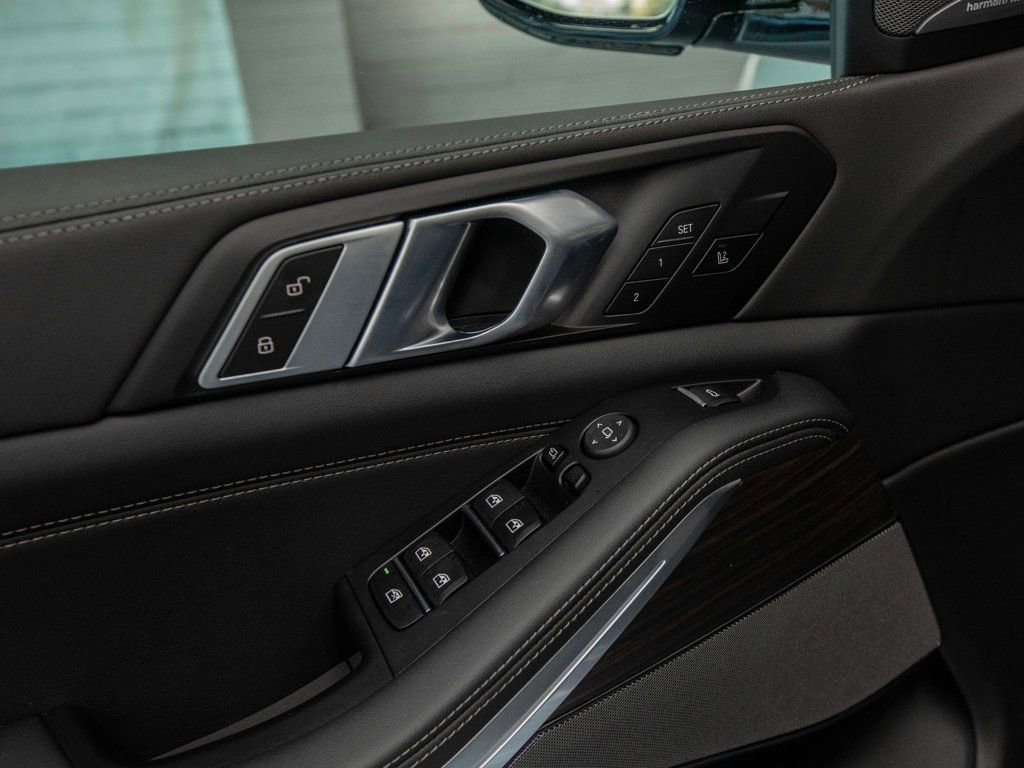 Used 2026 BMW X5 xDrive40i w/ M Sport Package image 31