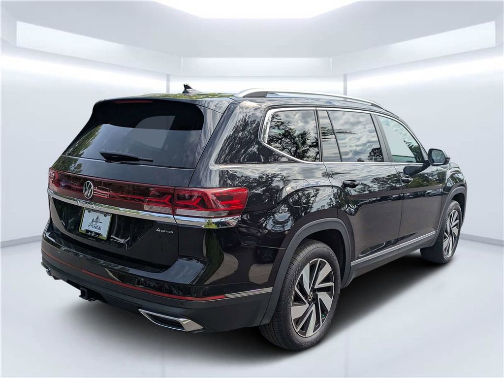 Used 2025 Volkswagen Atlas SEL AWD/4WD image 3