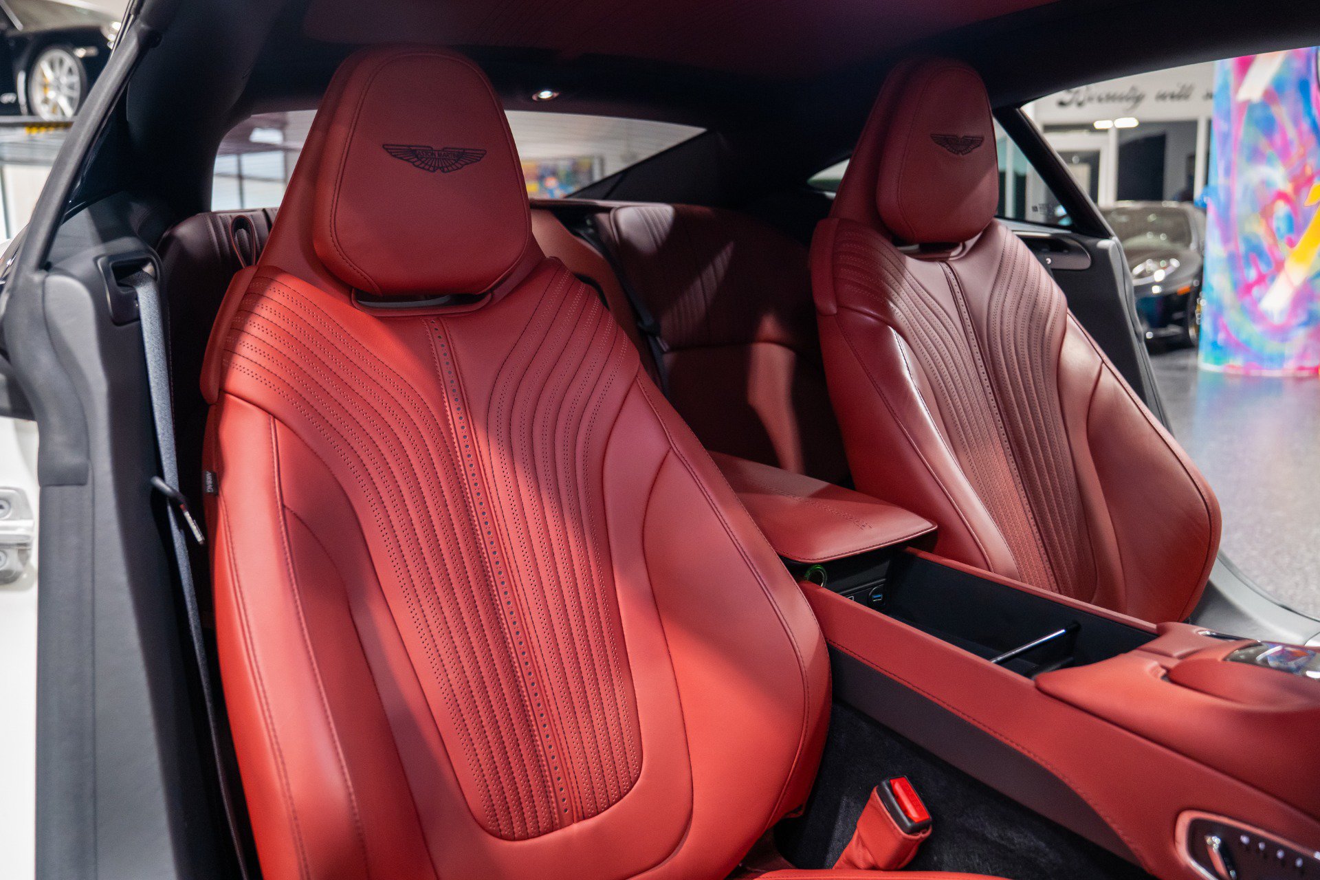 Used 2018 Aston Martin DB11 V12 RWD image 26