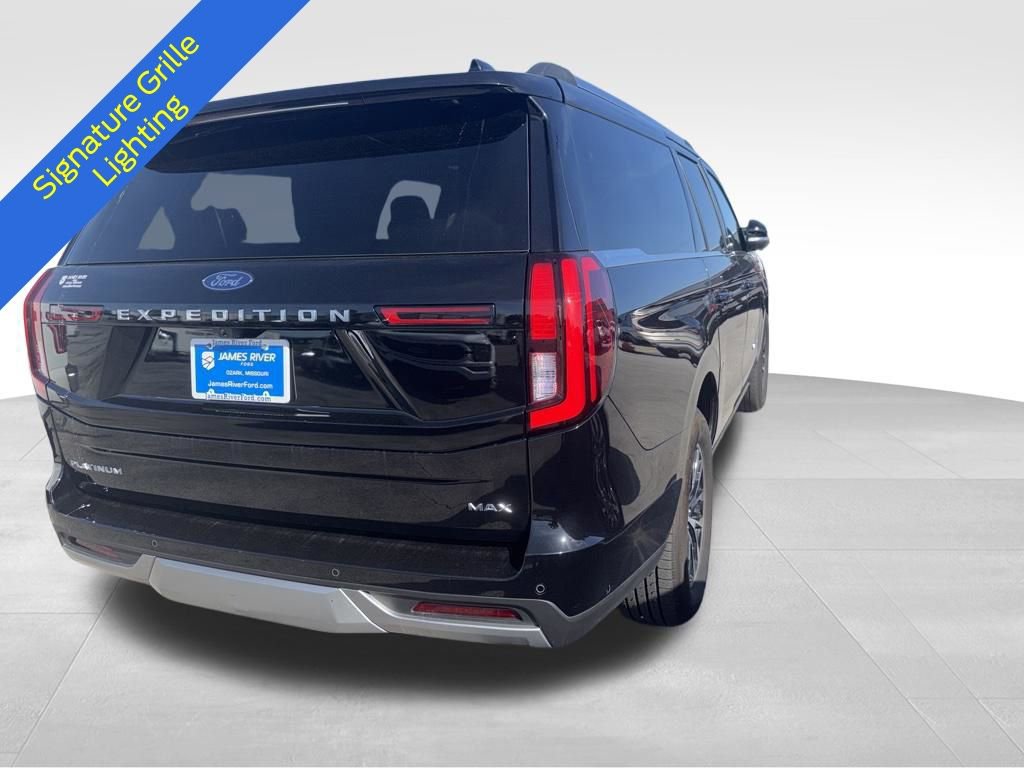 Used 2025 Ford Expedition Platinum w/ Stealth Appearance Package AWD/4WD image 18