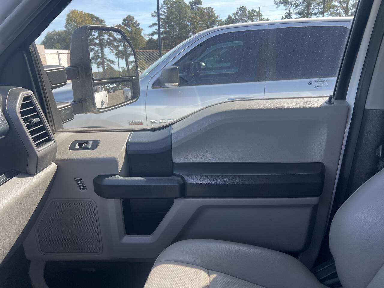 Used 2022 Ford F250 XL w/ STX Appearance Package AWD/4WD image 22