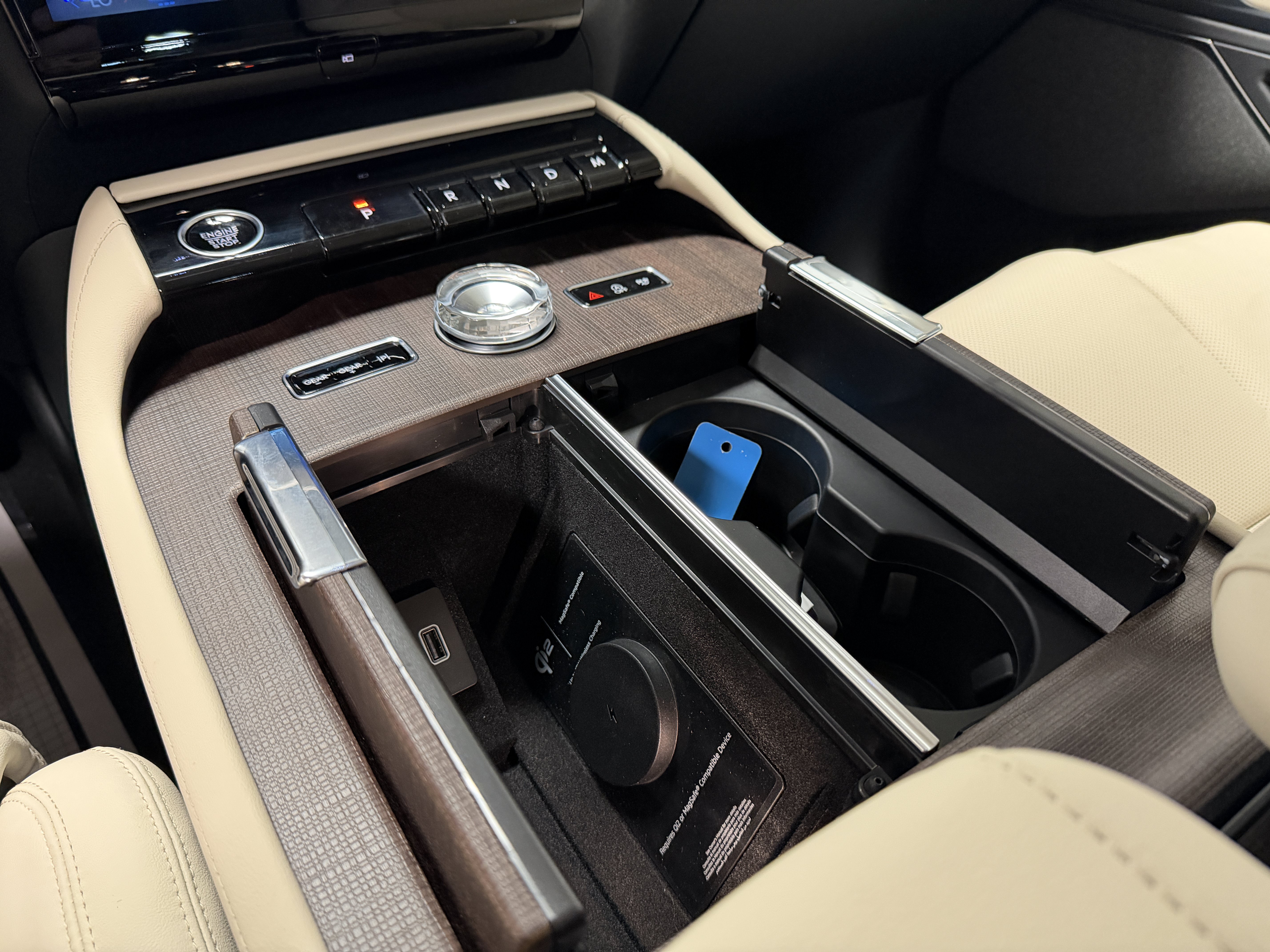 New 2027 Lincoln Navigator Reserve w/ Jet Appearance Package AWD/4WD image 16