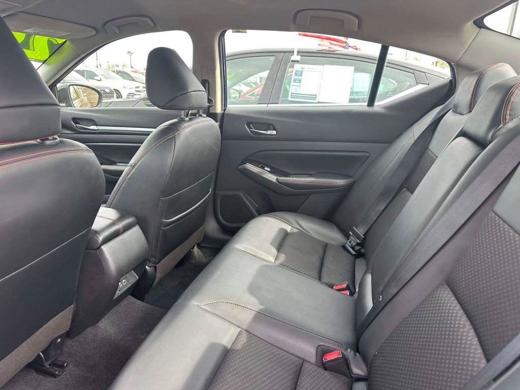 Used 2024 Nissan Altima 2.5 SR image 9