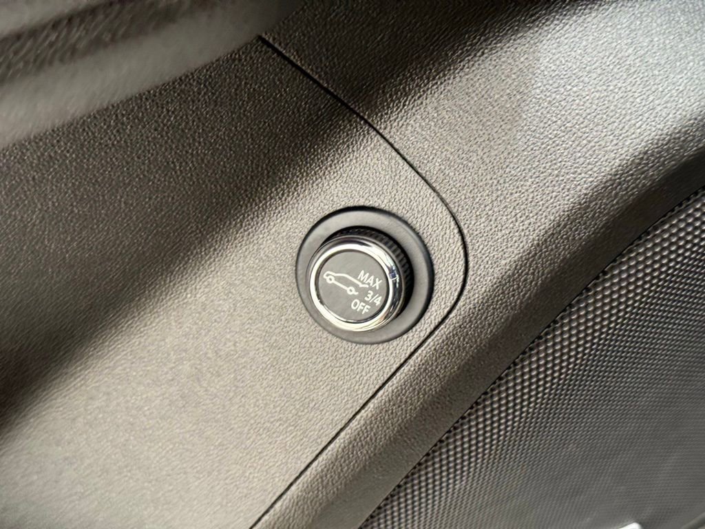 Used 2021 GMC Acadia AT4 w/ GMC Pro Grade Package image 32