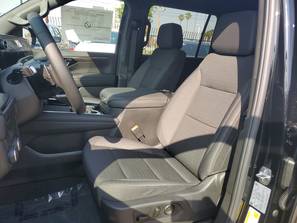 New 2026 Chevrolet Suburban LS image 17