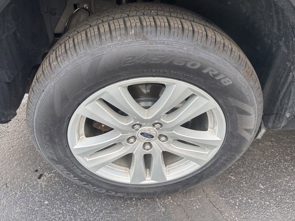 Used 2018 Ford Explorer XLT image 45