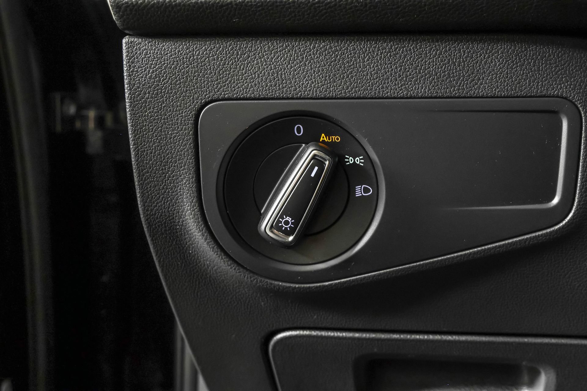 Used 2022 Volkswagen Tiguan SE image 26