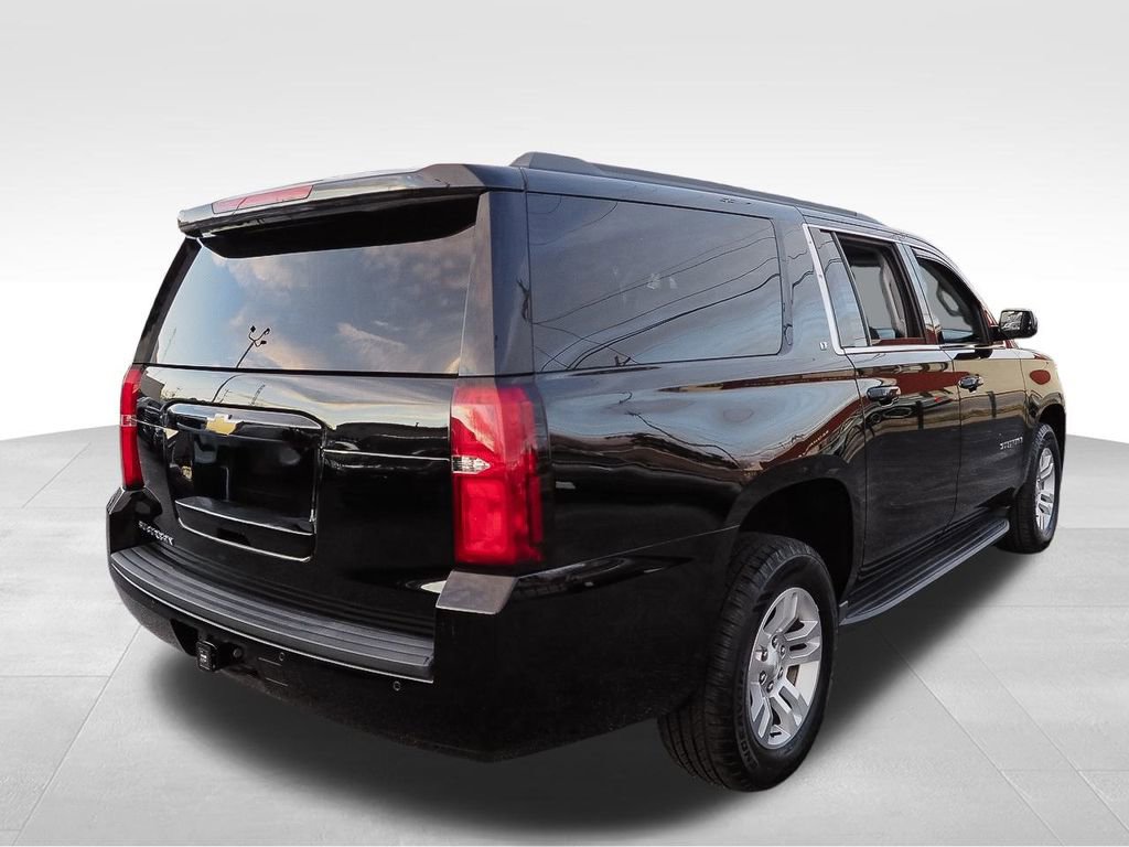 Used 2018 Chevrolet Suburban LT image 8