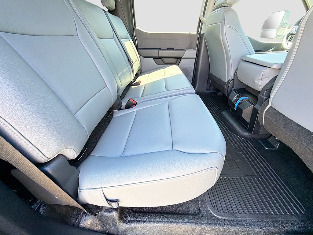New 2026 Ford F550 4x4 Crew Cab image 21