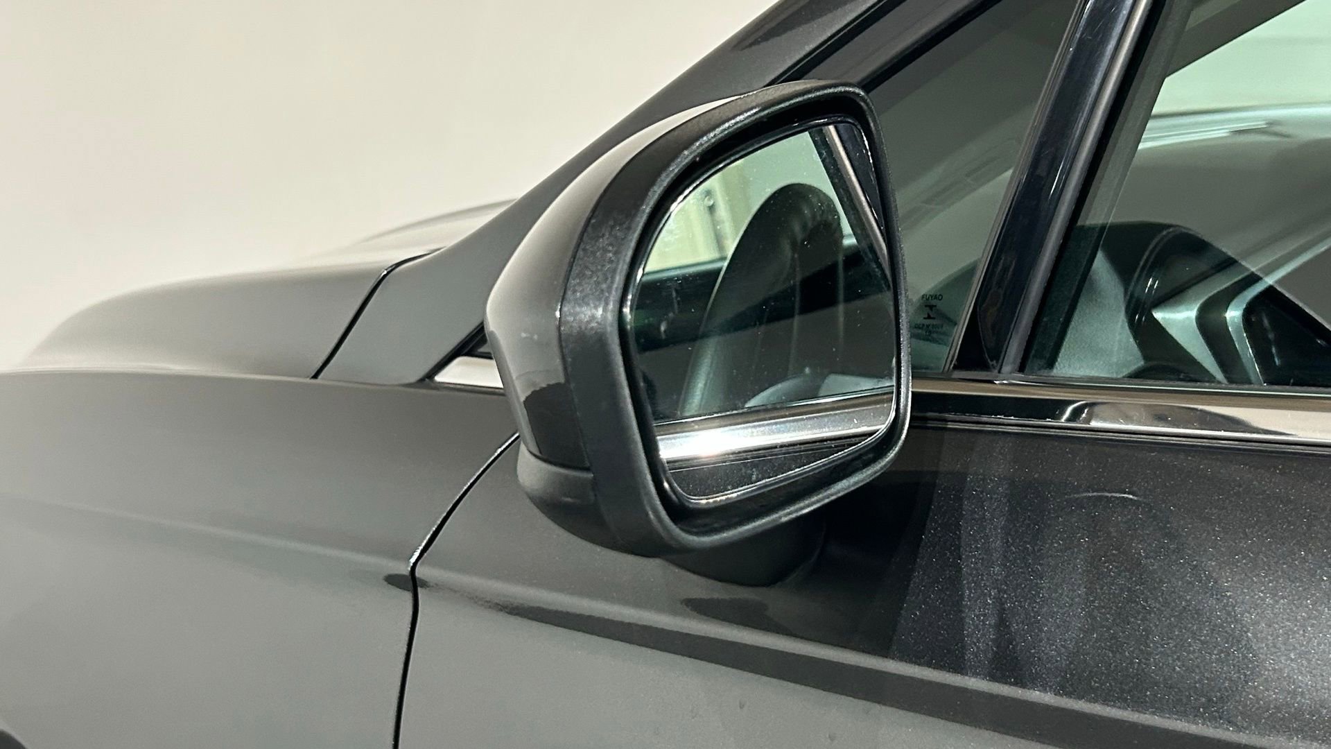 Used 2020 Ford Fusion SE FWD image 17