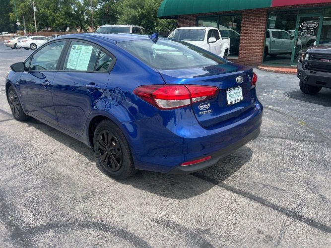 Used 2018 Kia Forte LX FWD image 2