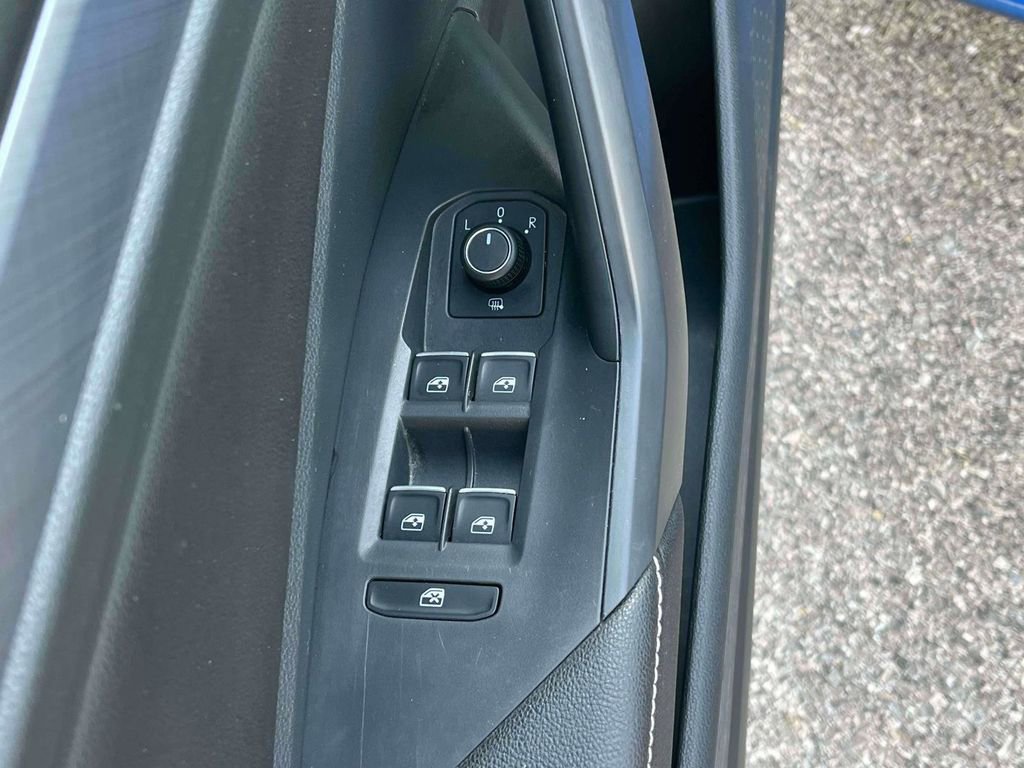 Used 2024 Volkswagen Jetta SE image 12