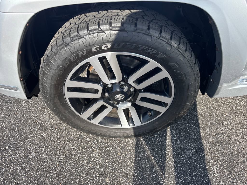 Used 2016 Toyota 4Runner Limited AWD/4WD image 28