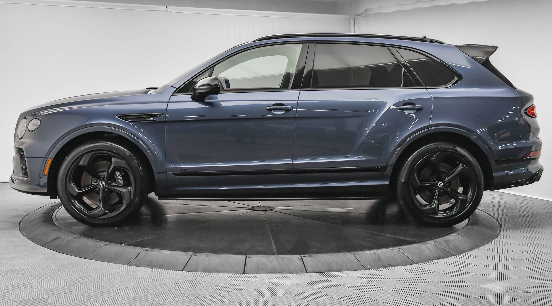 Used 2022 Bentley Bentayga S image 9