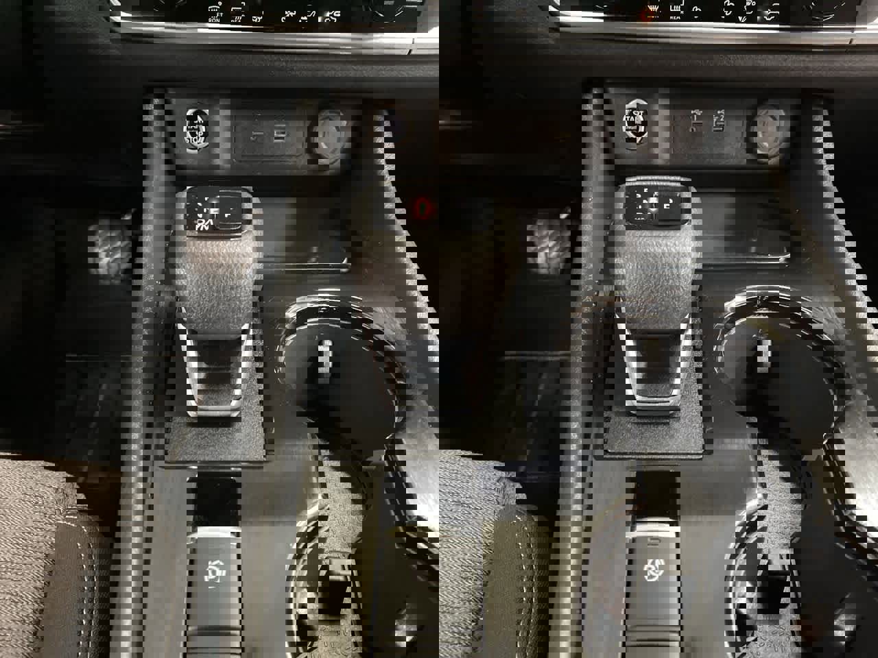 Used 2023 Nissan Rogue SV image 26