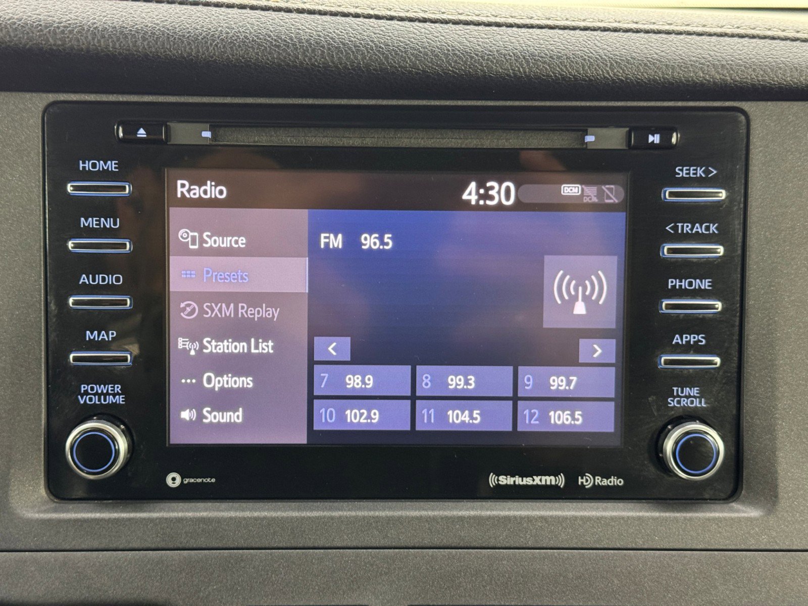 Used 2019 Toyota Sienna SE w/ Carpet Mat Package FWD image 23