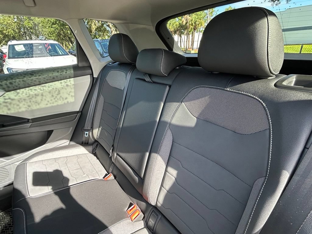New 2026 Volkswagen Taos SE FWD image 44