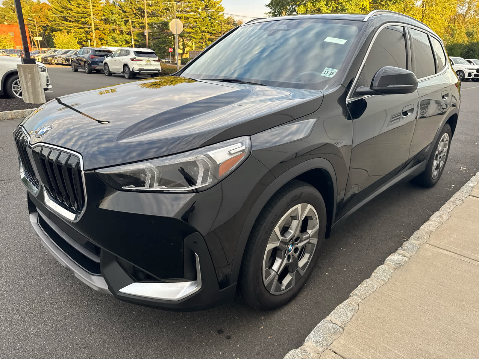 Used 2023 BMW X1 xDrive28i w/ Convenience Package AWD/4WD image 5