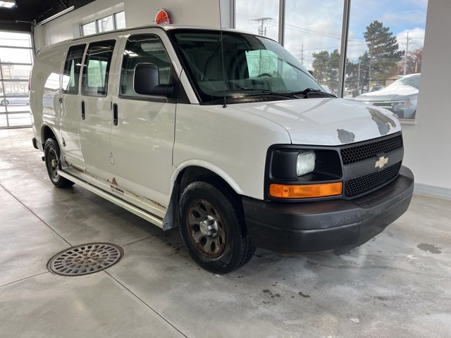 Used 2011 Chevrolet Express 1500 image 3