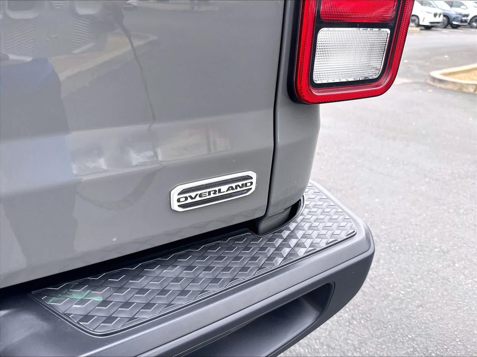 Used 2020 Jeep Gladiator Overland AWD/4WD image 27