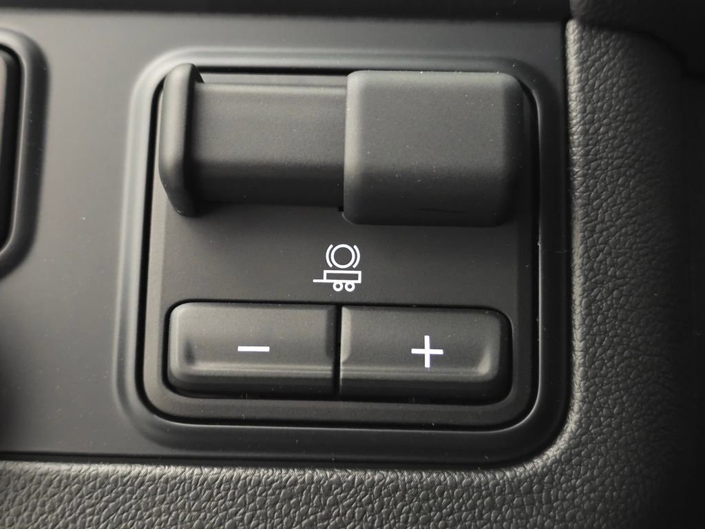 New 2025 Chevrolet Suburban Z71 w/ Z71 Off-Road Package image 10