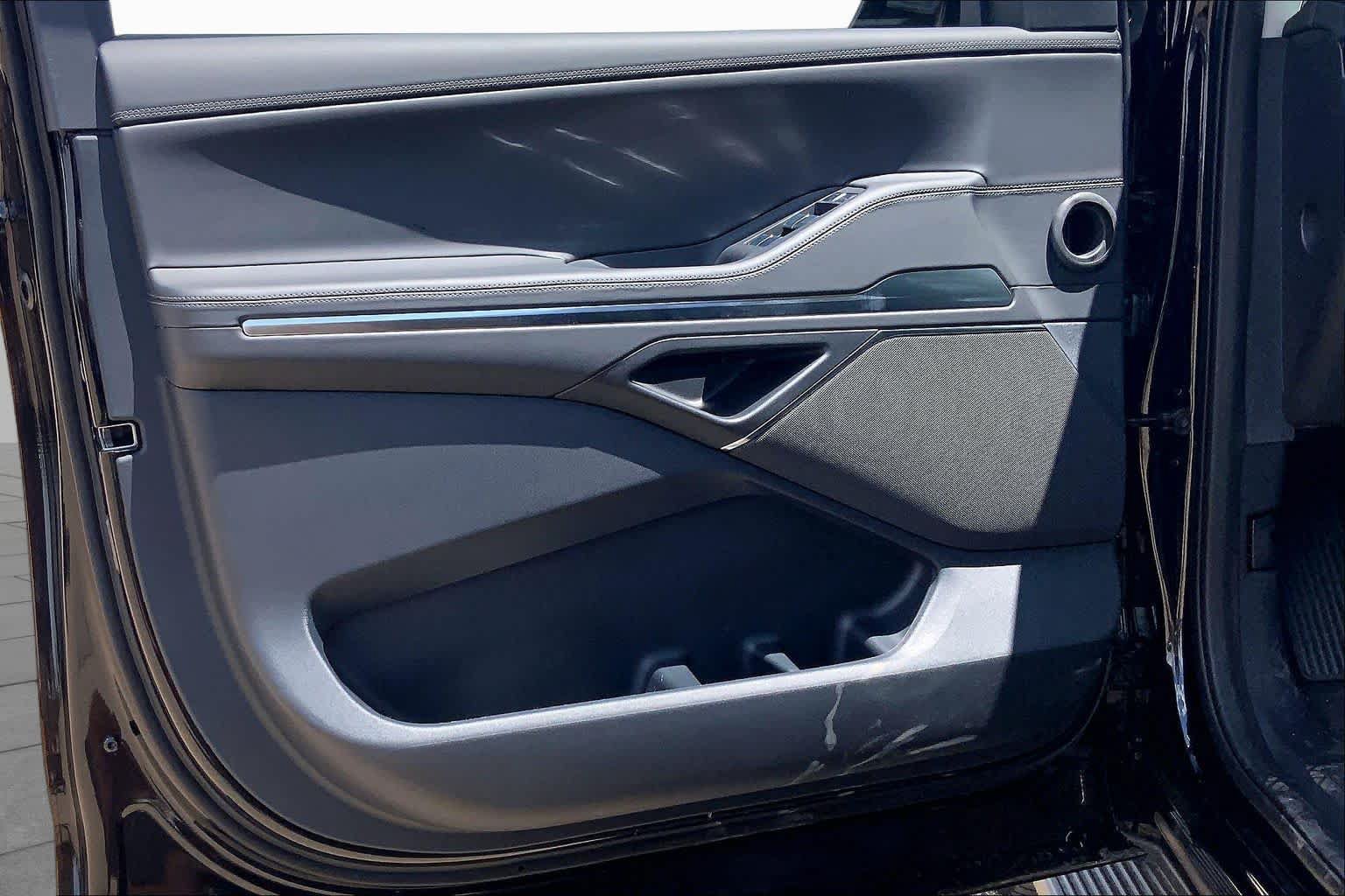 New 2026 Lincoln Navigator Premiere AWD/4WD image 10
