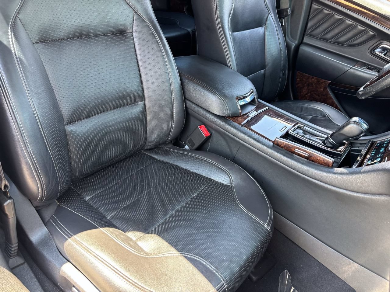 Used 2019 Ford Taurus Limited FWD image 8