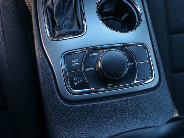 Used 2018 Jeep Grand Cherokee Laredo image 21