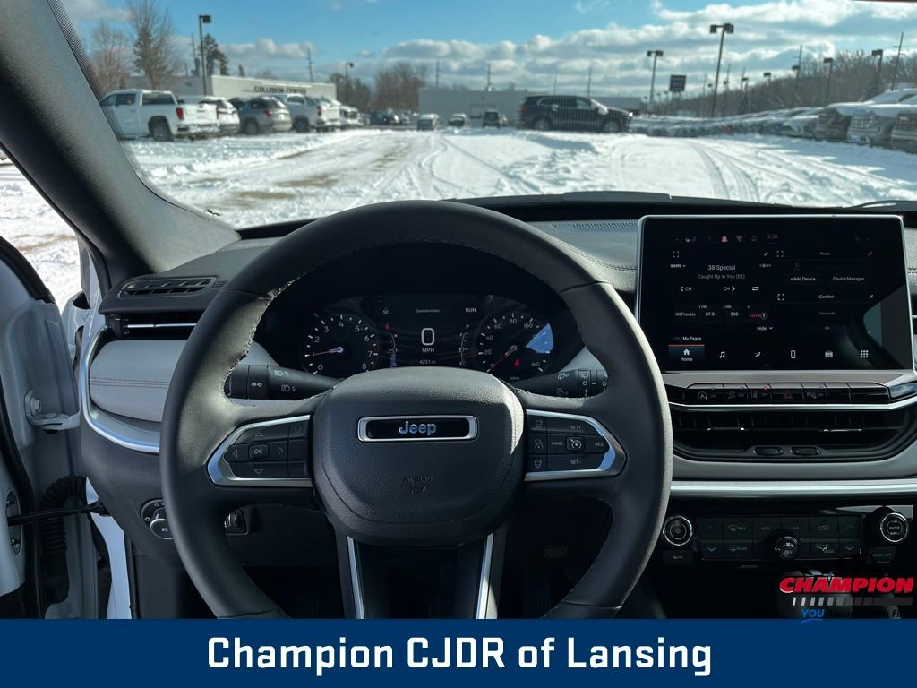 Used 2025 Jeep Compass Limited image 22