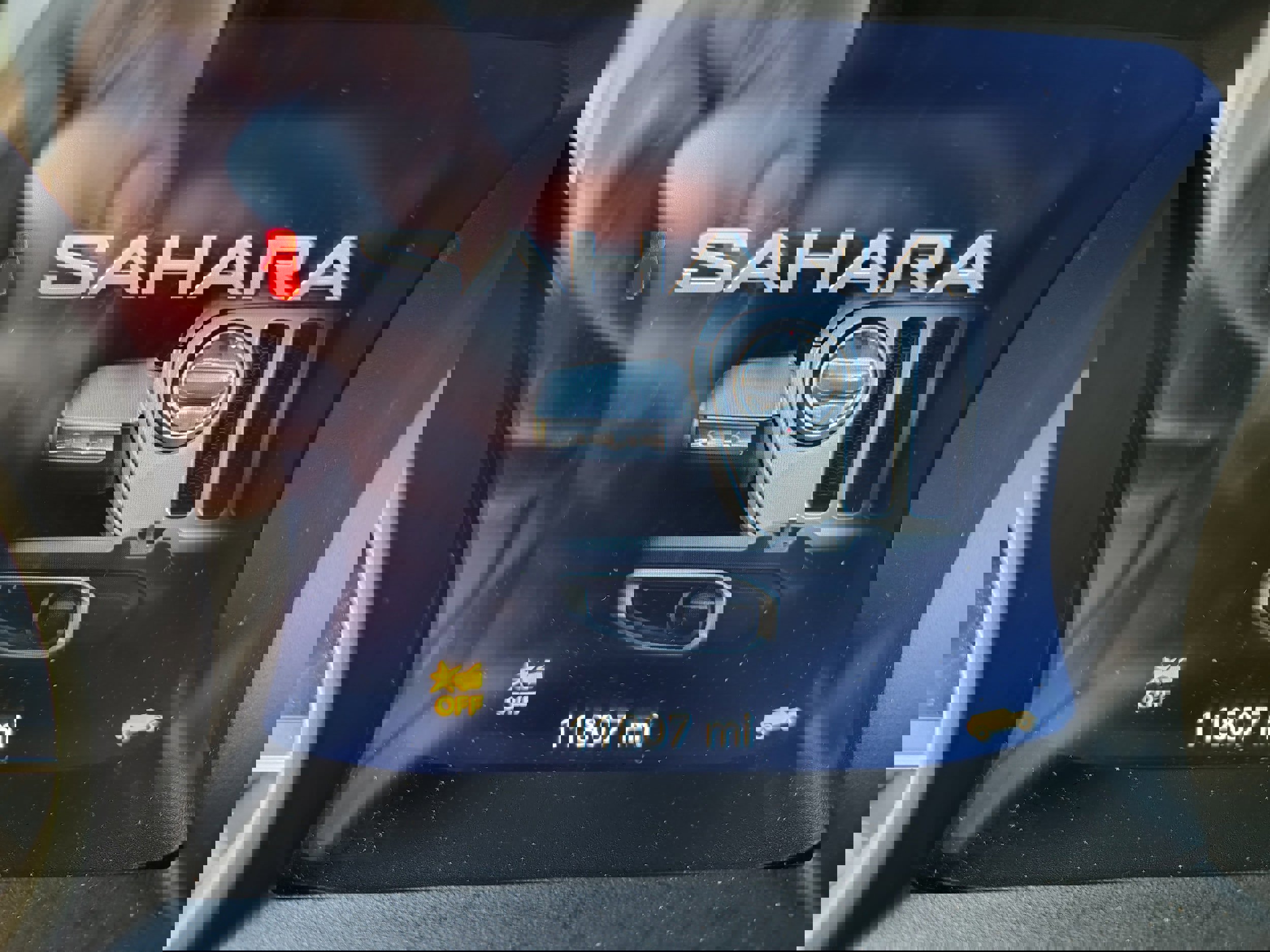 Certified 2024 Jeep Wrangler Sahara w/ Technology Group image 22