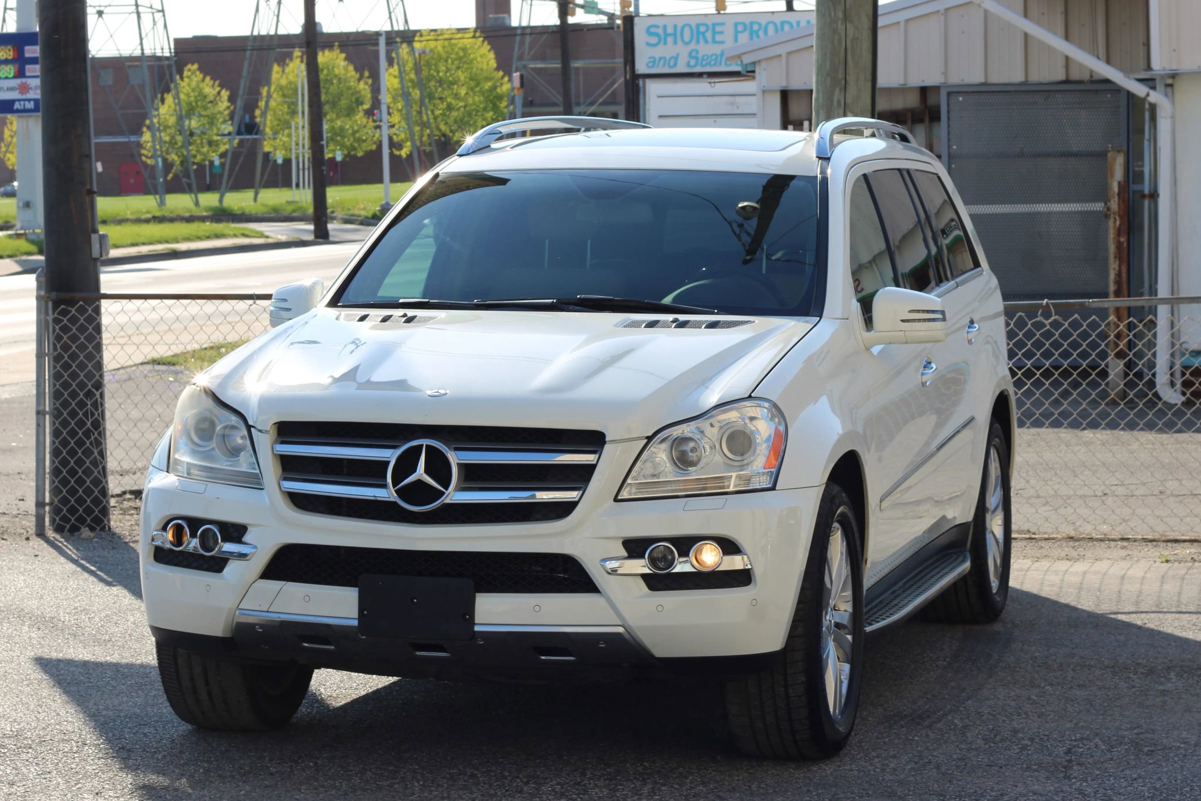 Used 2011 Mercedes-Benz GL 450 4MATIC image 3
