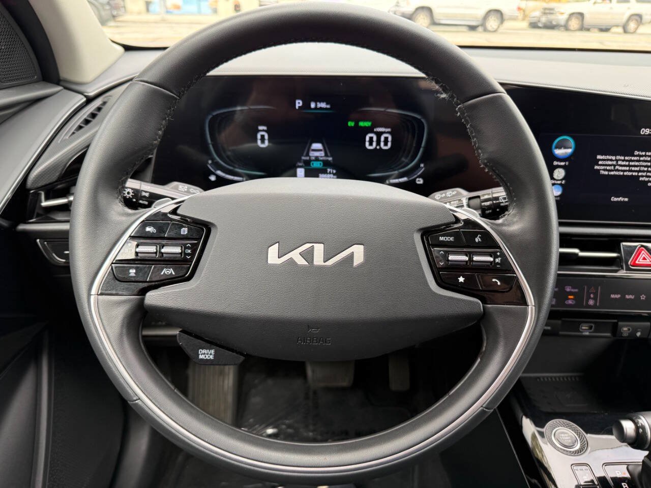 Used 2024 Kia Niro EX FWD image 31