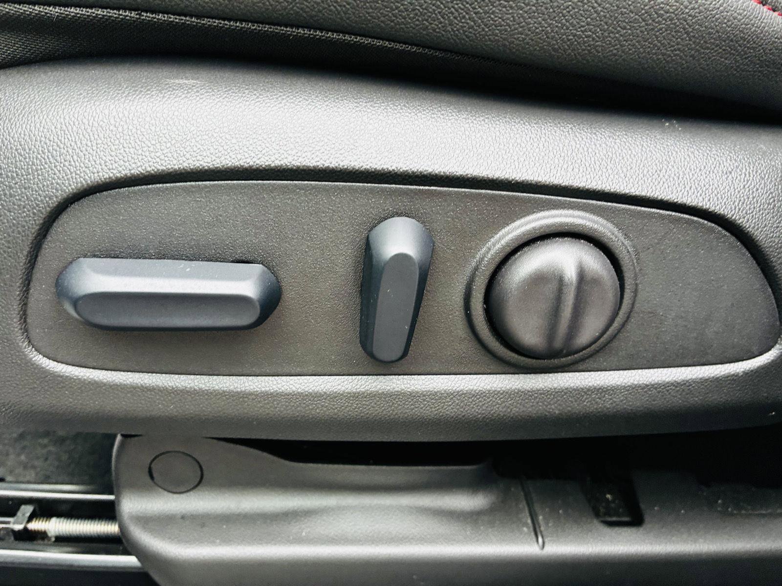 Used 2024 Chevrolet TrailBlazer RS w/ Convenience Package image 32