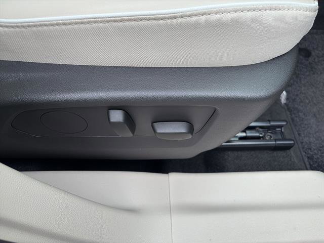 Used 2022 Buick Envision Avenir w/ Technology Package II image 9