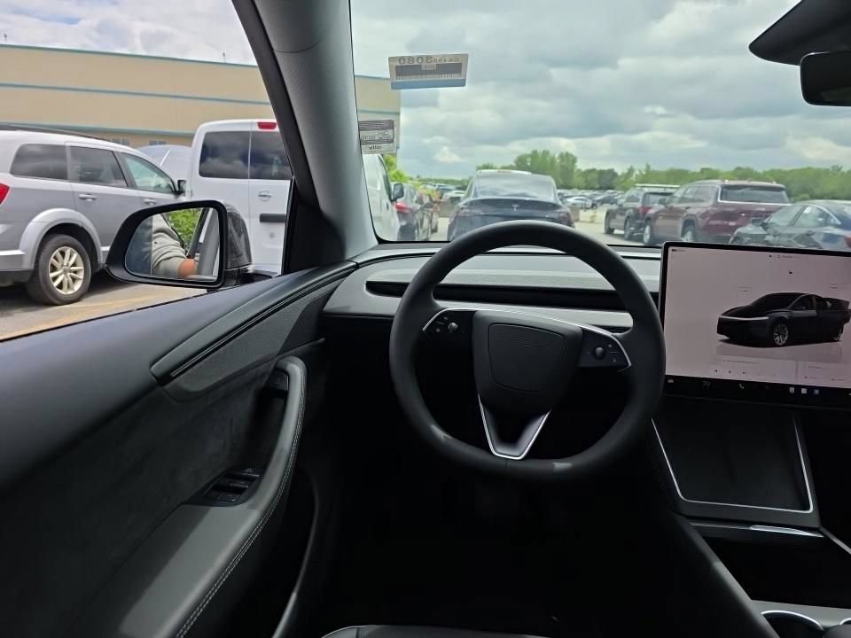 Used 2026 Tesla Model Y AWD image 10