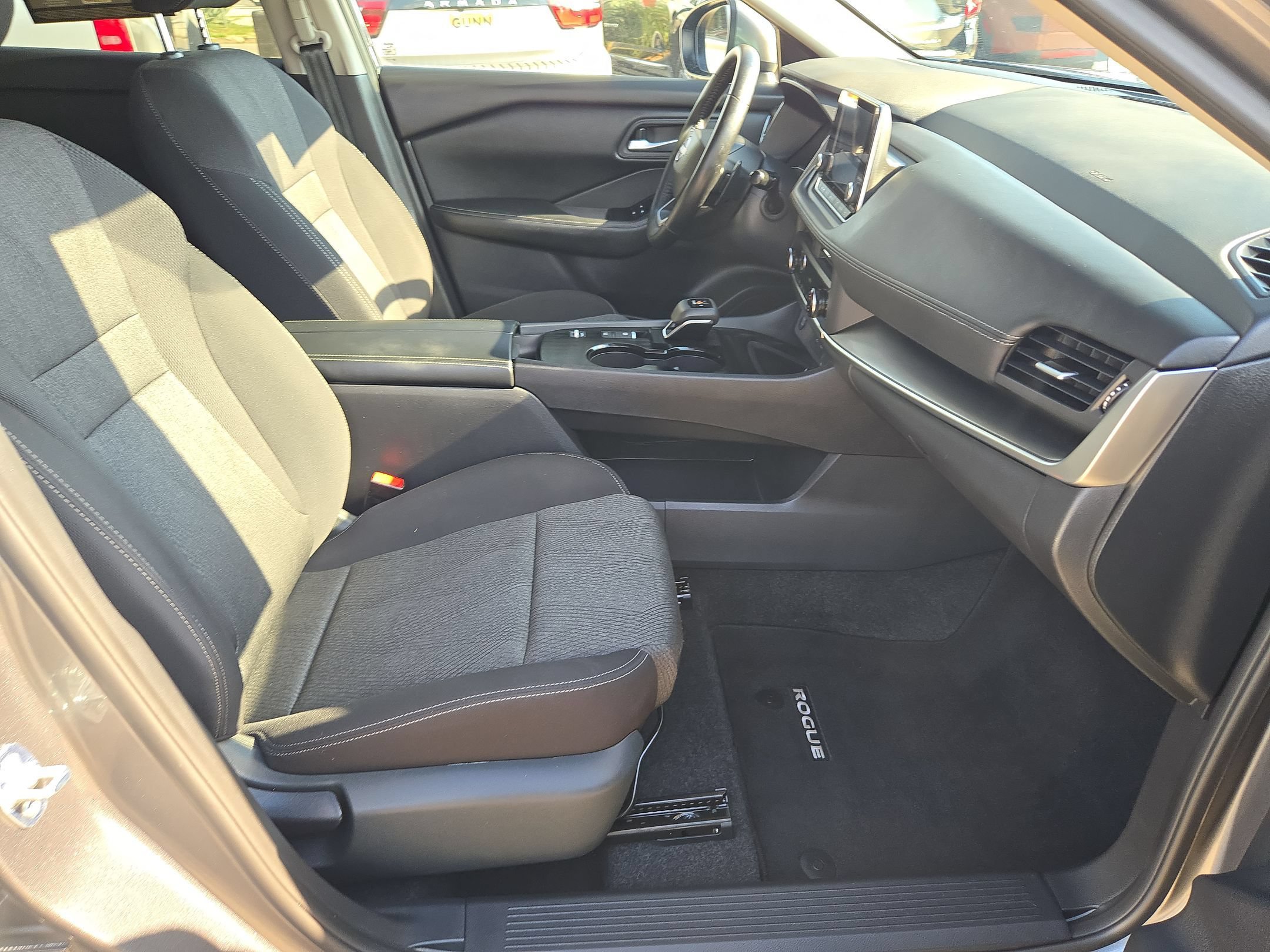 Certified 2026 Nissan Rogue SV FWD image 28