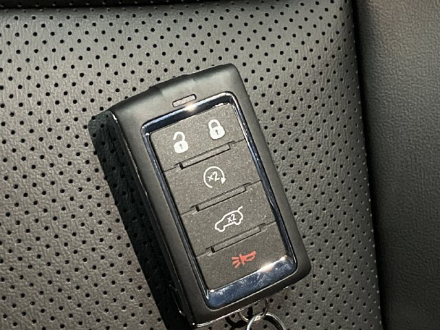 New 2026 Jeep Grand Cherokee Limited w/ Luxury Tech Group II AWD/4WD image 28