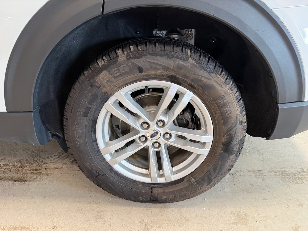 Used 2022 Ford Explorer XLT image 12